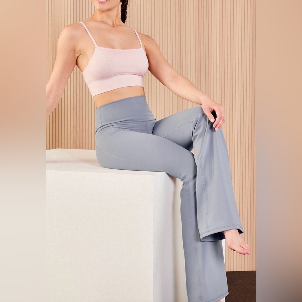 Fabletics PureLuxe Ultra High-waisted Flared Leggings Women’s Size XS